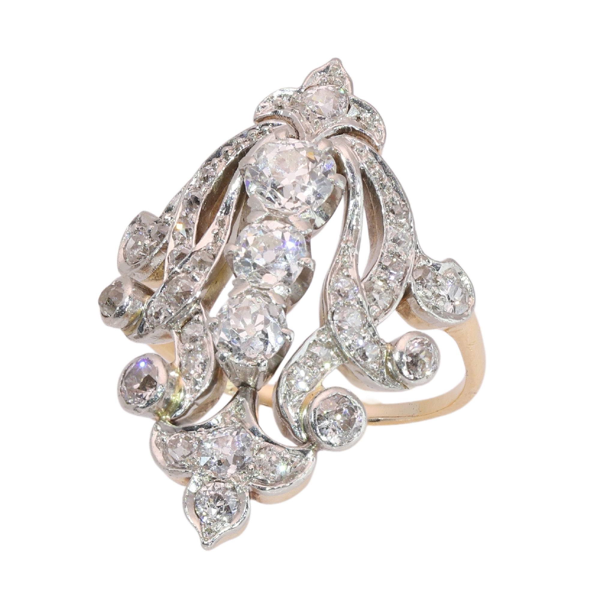 Belle Époque Diamond Scroll Ring in Gold and Platinum, circa 1910