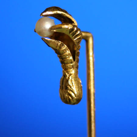 PEARL IN FRENCH 18K EAGLE'S CLAW STICK PIN